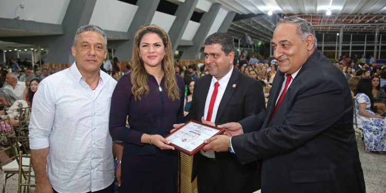 Comunidad árabe de Maturín entrega reconocimientos a Luna y Fuentes 1 Comunidad árabe de Maturín entrega reconocimientos a Luna y Fuentes