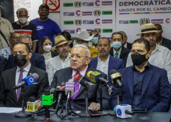 Considera Gutiérrez que todos los partidos políticos que le hicieron oposición al gobierno de Hugo Chávez Frías y los que le están haciendo oposición a Nicolás Maduro, todos son de oposición.