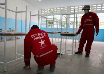 Maduro pide elaborar método permanente de mantenimiento para el sector salud y educación