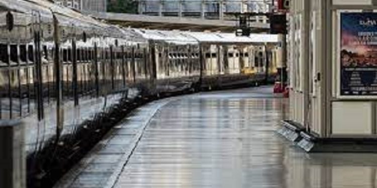 Huelga de operadores ferroviarios en Reino Unido afecta el 20% del servicio de trenes 1 Huelga de operadores ferroviarios en Reino Unido afecta el 20% del servicio de trenes