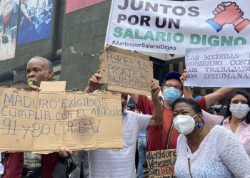 Trabajadores del sector público protestan en rechazo al instructivo Onapre
