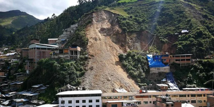 Perú declara estado de emergencia en distrito afectado por deslizamiento 1 image 4