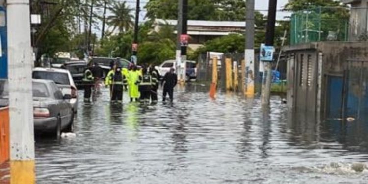 Puerto Rico toma precauciones ante posibles inundaciones por orden tropical 1 Puerto Rico toma precauciones ante posibles inundaciones por orden tropical