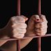 Mujer le quemó los genitales a sus dos hijas (+detalles) 11 La mujer quemaba a la niña con una cuchara caliente en sus genitales