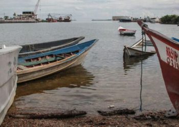 Salieron el sábado a pescar y se esperaba que regresaran de la faena el domingo.