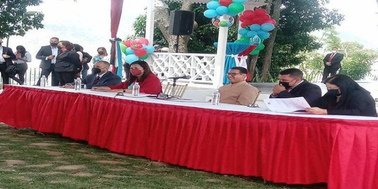 Alcaldesa Carmen Meléndez entregó condecoraciones Waraira Repano 1 Alcaldesa Carmen Meléndez entregó condecoraciones Waraira Repano