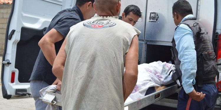 Asesinadas 2 féminas con múltiples puñaladas en el estado Bolívar