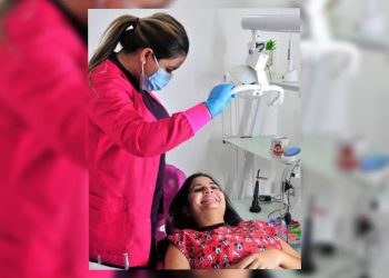 Doctora Vicklenia Mora, Especialista en Ortodoncia y Estética dental.