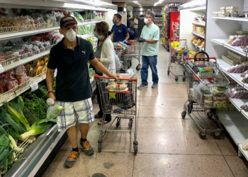 Sin embargo, el presidente Nicolás Maduro, asegura que la economía crecerá un 10 a 20% este año