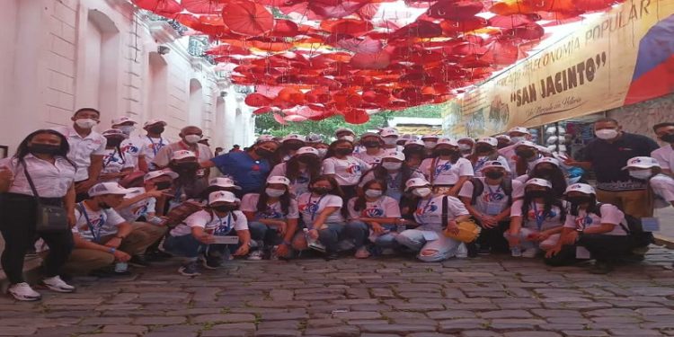 Ruta turística de Caracas recibió a jóvenes merideños 1 Ruta turística de Caracas recibió a jóvenes merideños