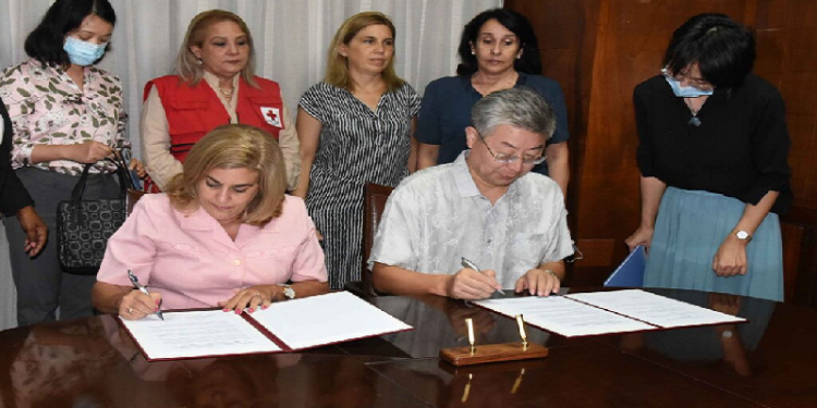 Cruz Roja china dona 150 mil dólares a Cuba
