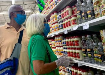 Familias venezolanas se ven en la obligación de gastar el sueldo completo en alimentos