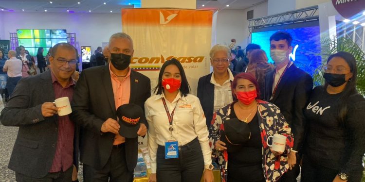 Ministro de Turismo inauguró el "Venetur Road Show Edición Carabobo" 1 Ministro Alí Padrón junto a la viceministra de turismo internacional Leticia Gómez y parte de su equipo.