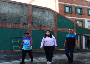 Carmen Meléndez inspeccionó Casas de Abrigo de Caracas