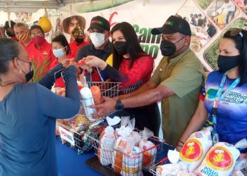 1ef7a0c8 1d35 4d13 a122 a1512c62fa70