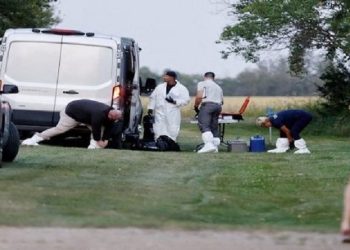 Policía de Canadá amplía búsqueda de sospechoso de masacre en Canadá