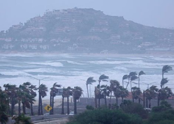 Huracán Fiona golpea isla de Bermudas con lluvia y fuertes vientos