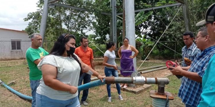 Reactivan servicio de agua en el sector Tejero Viejo de Santa Bárbara