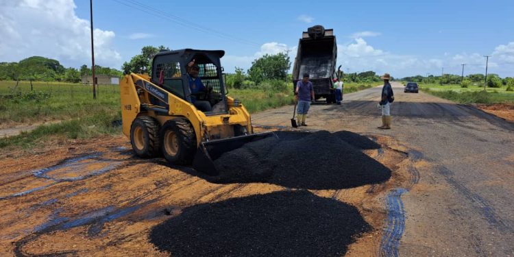 Alcalde José Maldonado inicia plan de bacheo en Sotillo 1 Alcalde José Maldonado inicia plan de bacheo en Sotillo