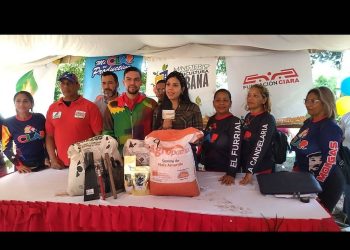 Gobierno Bolivariano financia con insumos y herramientas a 12 CLAP de Maturín