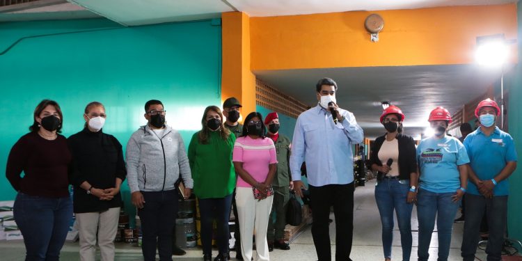 Maduro exige a gobernadores y alcaldes del país resolver problemas comunitarios 1 Maduro exige a gobernadores y alcaldes del país resolver problemas comunitarios