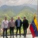 Ministro de turismo Alí Padrón junto al gobernador de Mérida Jehyson Guzmán y demás autoridades regionales.