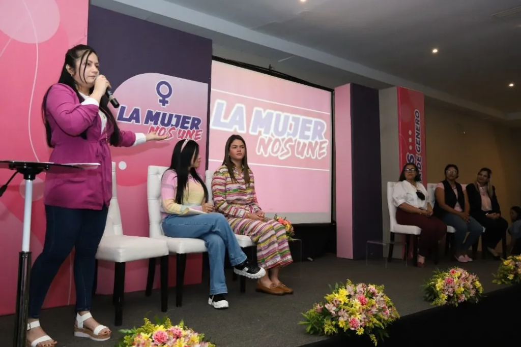 Alcaldesa Fuentes encabezó encuentro con más de 600 mujeres de Maturín