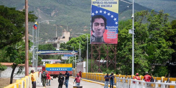 Venezuela y Colombia retoman el paso fronterizo este lunes 1 image 31
