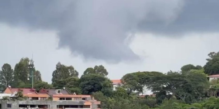 Fenómeno meteorológico sorprendió a los caraqueños en medio de la tormenta con granizos 1 image 33