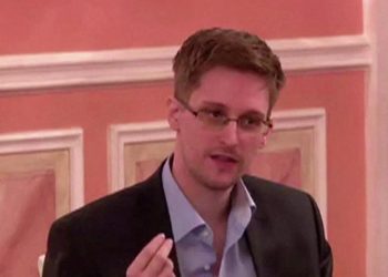 Edward Snowden recibe ciudadanía rusa