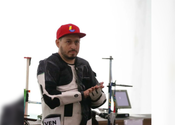 1f19e59bee0e4a2ba8bdebba3a73e746