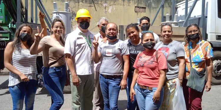 Poder popular organizado junto al equipo de Corpoelec Monagas.