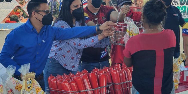 Gobierno favoreció a más de 400 familias de San Simón con jornada alimentaria 1 Gobierno favoreció a más de 400 familias de San Simón con jornada alimentaria