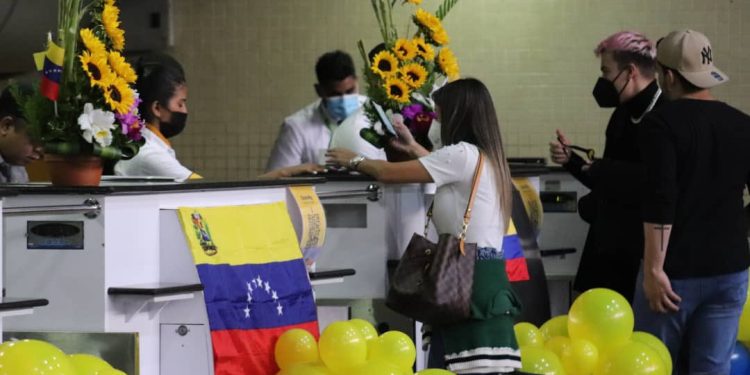 Turpial Airlines realizó vuelo de apertura entre Caracas-Bogotá 1 Fg t9fcXwAILUSM