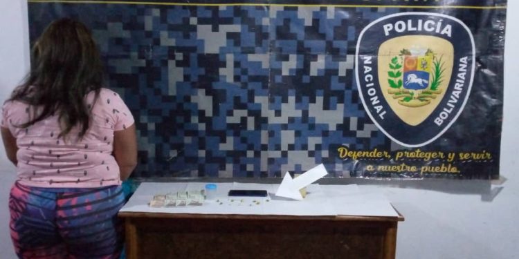 PNB capturó a mujer con varios envoltorios de presunta marihuana 1 PNB capturó a mujer con varios envoltorios de presunta marihuana