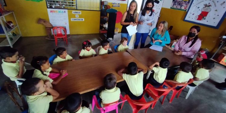 Acosta inicia celebración de la convención de los derechos de menores