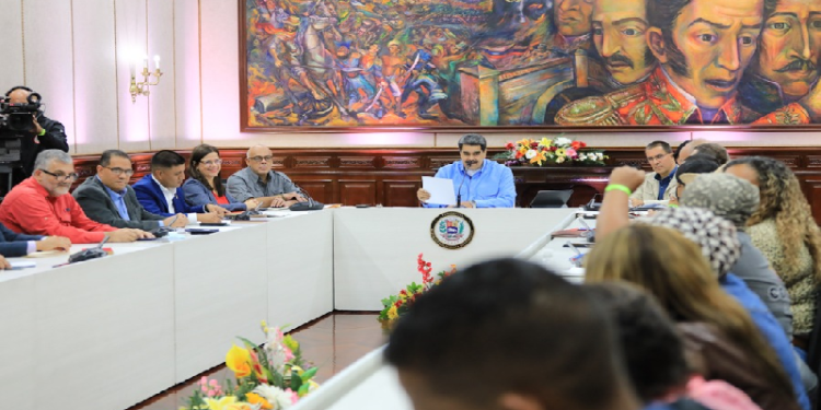 Maduro ordenó evaluar fallas en financiamiento a consejos comunales 1 Maduro ordenó evaluar fallas en financiamiento a consejos comunales
