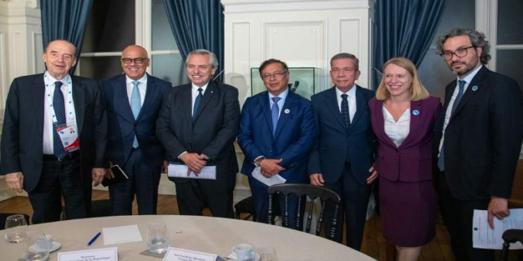 Petro: Las dos partes están en camino de llegar a acuerdos en México