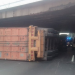 Se volcó una gandola en la autopista Gran Cacique Guaicaipuro 9 image 27