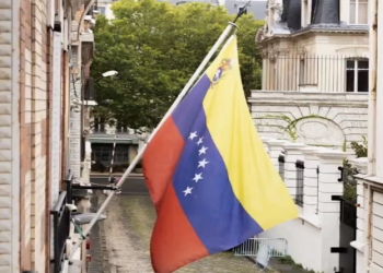 Embajada de Venezuela en Francia entregará prórrogas y pasaportes