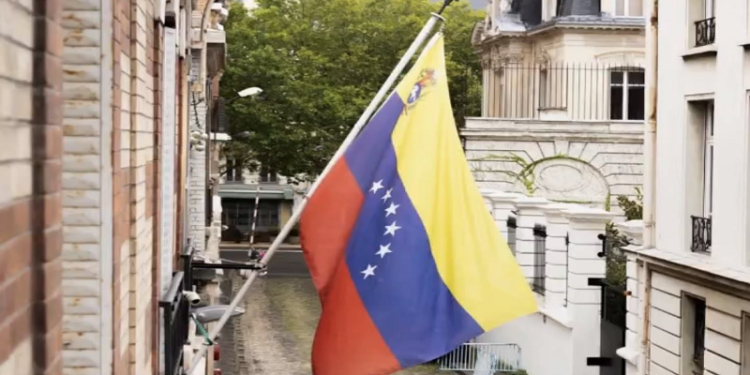 Embajada de Venezuela en Francia entregará prórrogas y pasaportes