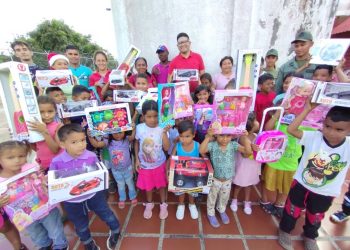 Entregan juguetes a niños y niñas de 36 comunidades de Aguasay