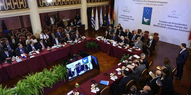 Inicia en Montevideo Cumbre de Presidentes del Mercosur