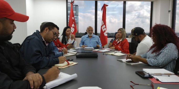 Ya comenzó a prepararse un programa conjunto de actividades para conmemorar los 10 años de la siembra del Comandante Chávez.