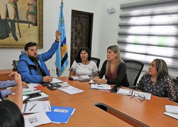 Gobernador Ernesto Luna sostiene reunión con con sector educativo de Monagas