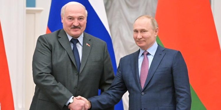 Presidentes de Rusia y Belarús examinan cooperación estratégica 1 Los presidentes de Rusia, Vladímir Putin, y Belarús, Alexander Lukashenko,