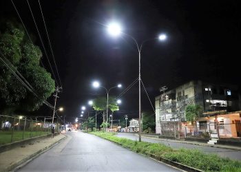 Un  total de 55 comunidades la alcaldía de Maturín restituye el alumbrado público (Foto: Saúl Blanco)