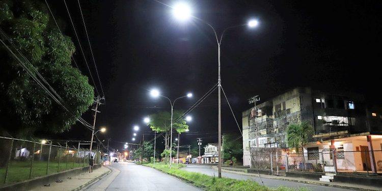 Con 16 mil luminarias alcaldía de Maturín renovó sistema de alumbrado público en 2022 1 Un total de 55 comunidades la alcaldía de Maturín restituye el alumbrado público (Foto: Saúl Blanco)