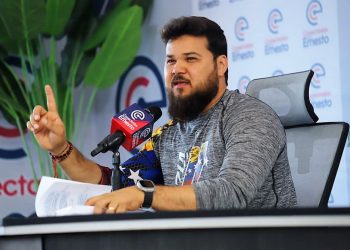 Gobernador Ernesto Luna transmitió su programa desde la parroquia Los Godos.