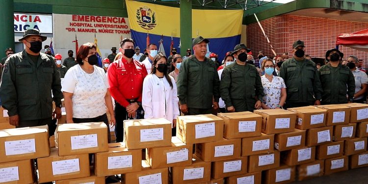 Autoridades sanitarias de Monagas reciben más de 30 mil insumos médicos asignados al HUMNT (Foto: Franklin Aguilera)